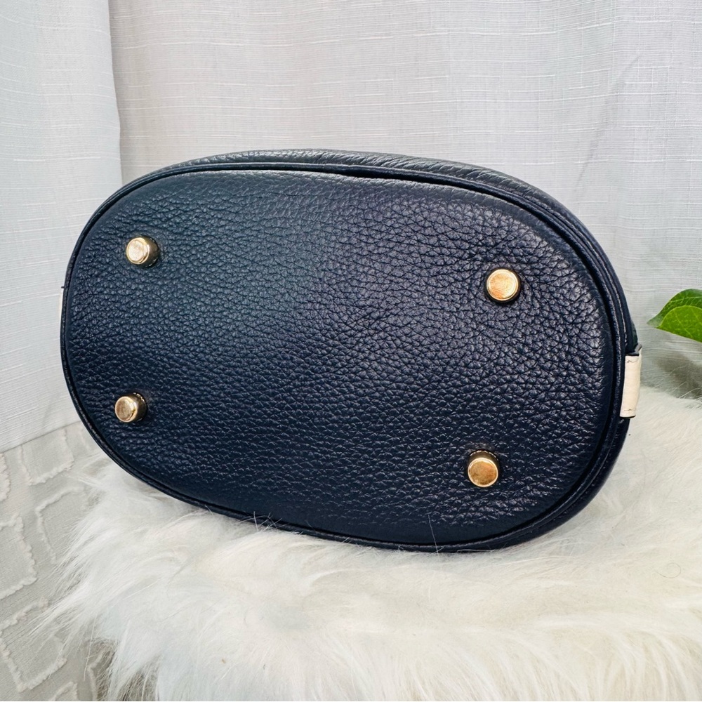 Coach denim bucket bag! EUC!! Like new - Picture 4 of 7